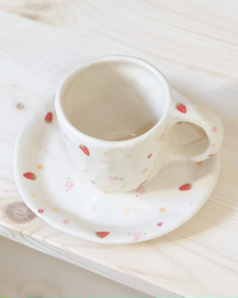 Espresso Set with Strawberries - Image 6