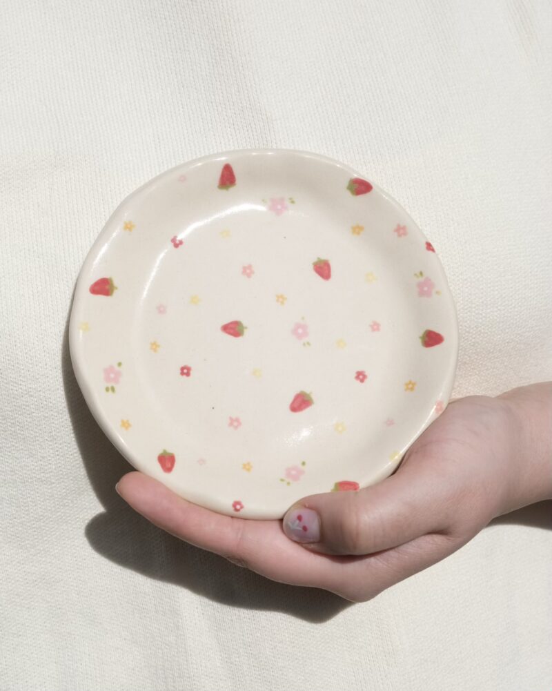 Espresso Set with Strawberries - Image 4