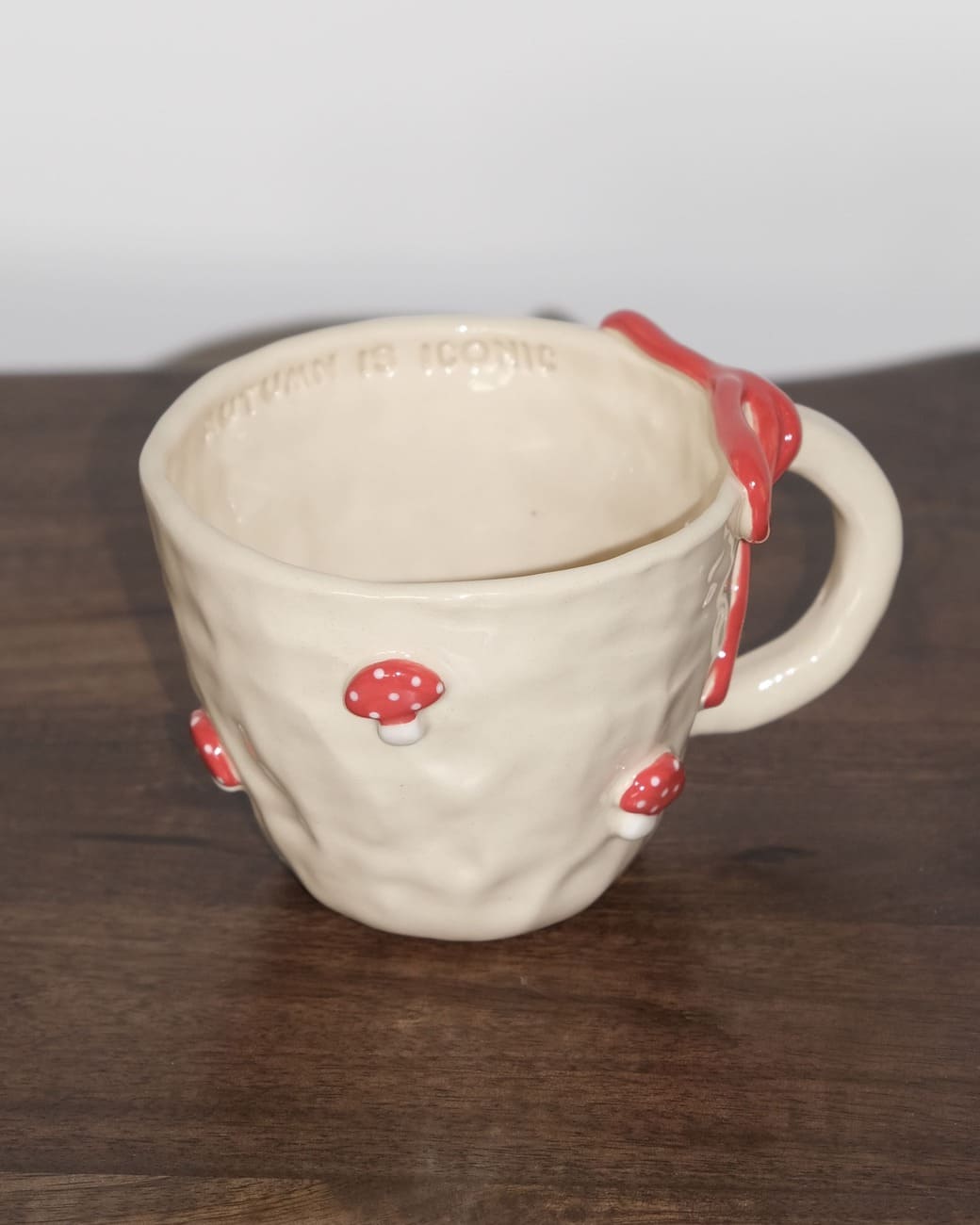 Kubek w Muchomorki "Autumn is iconic" - obrazek 3