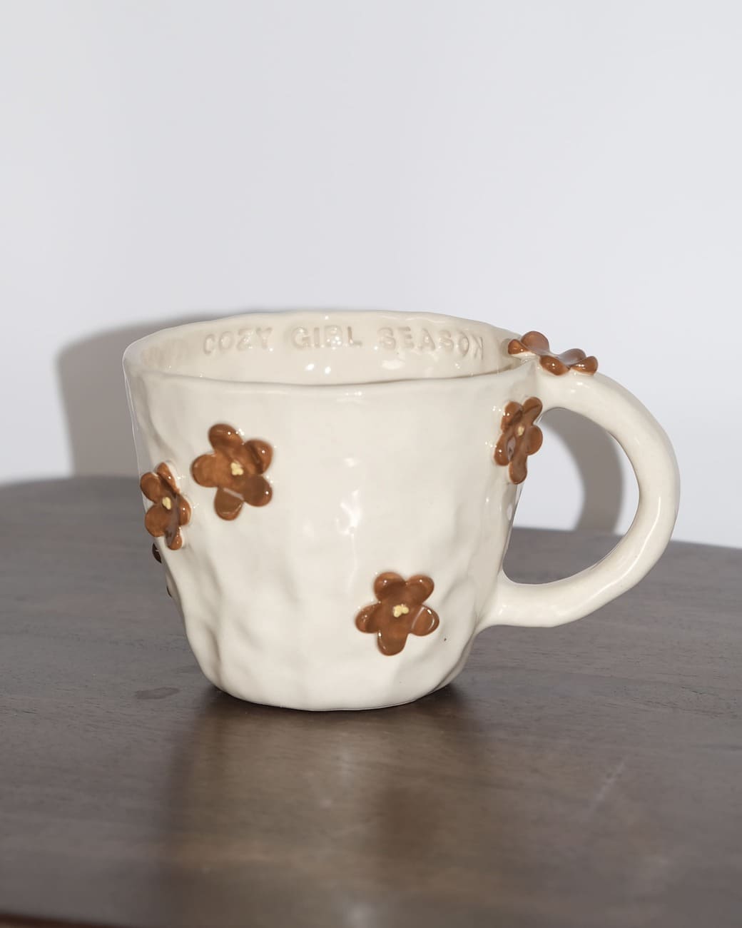 Kubek w Małe Kwiatki "Cozy girl season"