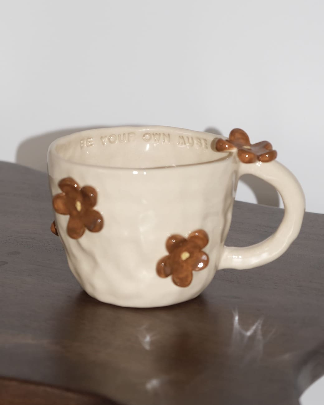 Kubek w Duże Kwiatki "Be your own muse"